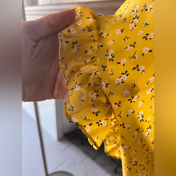 Summer Dress with Ruffle Sleeves and Adjustable Waist - Picture 5 of 6